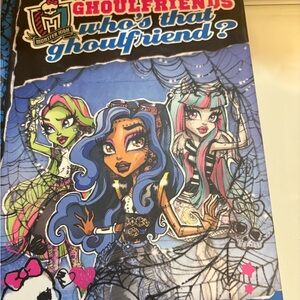 Monster High Who’s That Ghoul Friend? Book